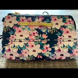 GORGEOUS Betsey Johnson Wristlet!!